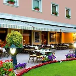 Ξενοδοχείο The Park Merter 5*